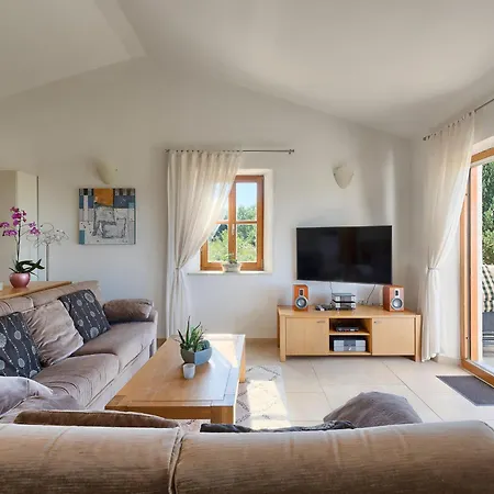 Veronica By Interhome Feriehus Buje
