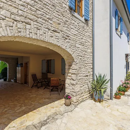 Veronica By Interhome